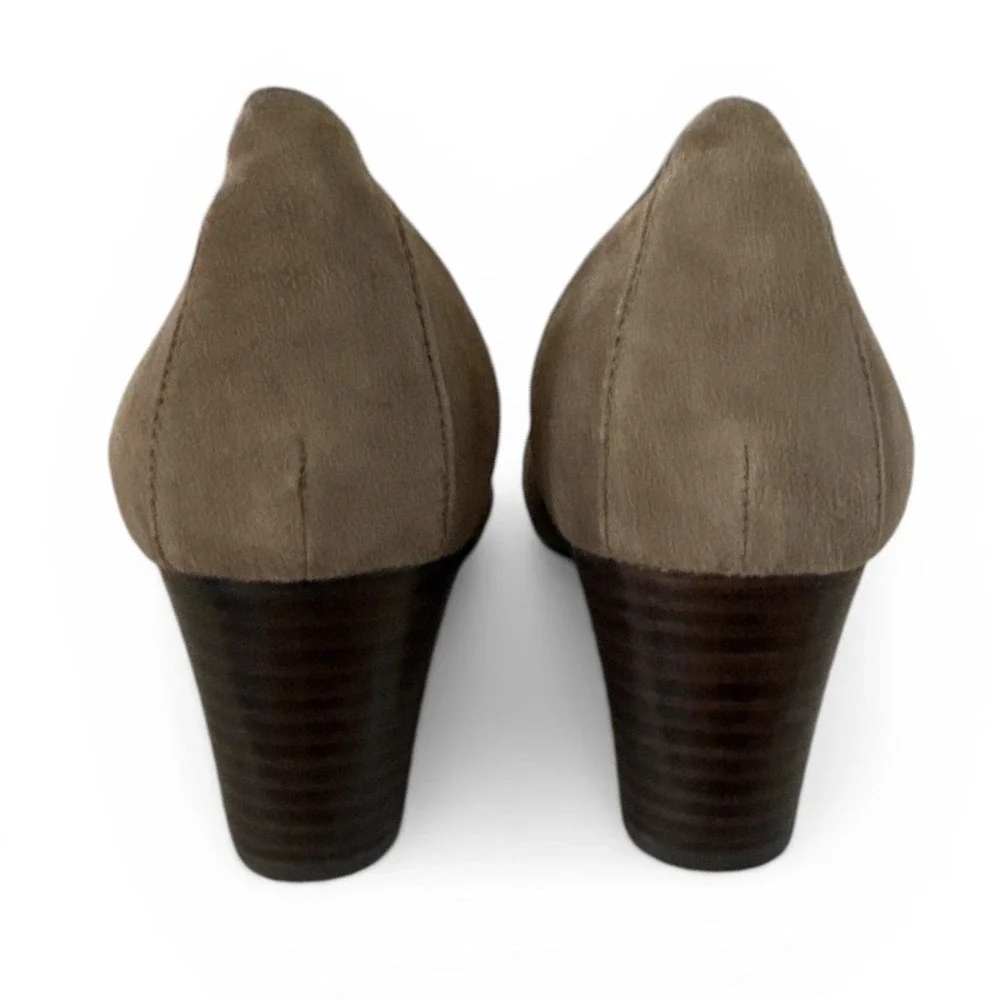 Vionic Hayes Wedges Size 8.5
